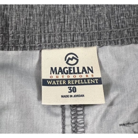 MAGELLAN Outdoor men's gray cargo shorts sz 30 side & back pockets, water repell - Picture 8 of 9